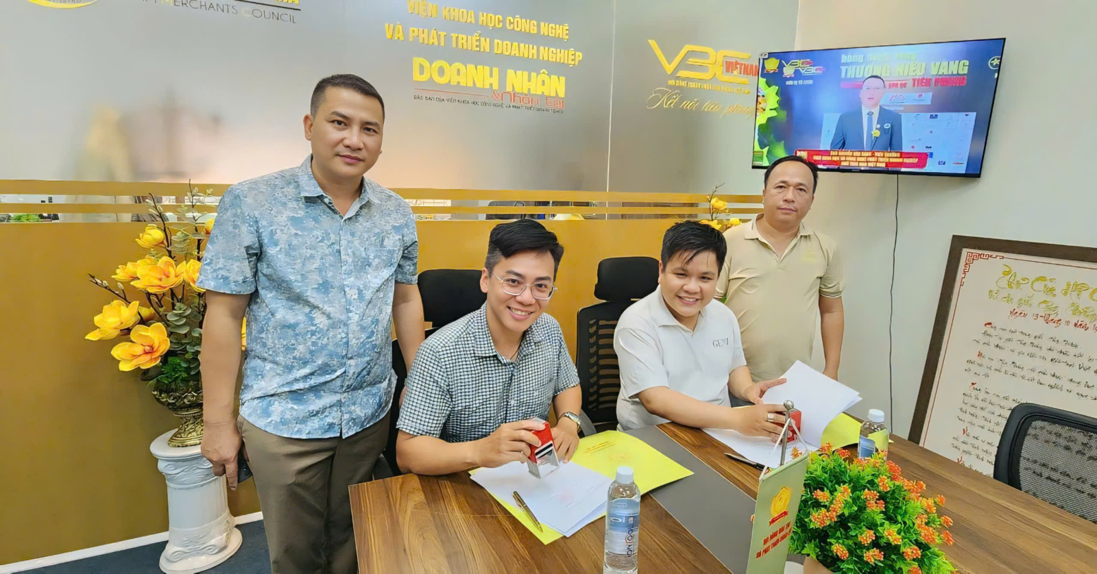 Ký kết hợp tác giữa Viện ISTBD và ShopNow, chung tay lan tỏa kiến thức AI